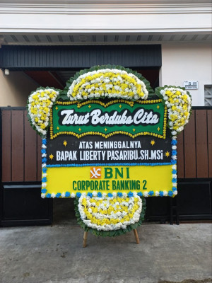 Papan Bunga Duka di Belendung
