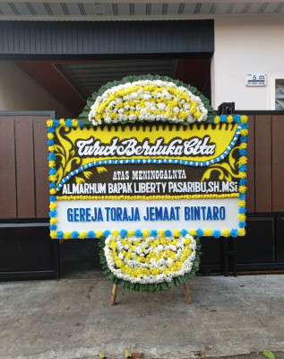 Papan Bunga Duka di Belendung
